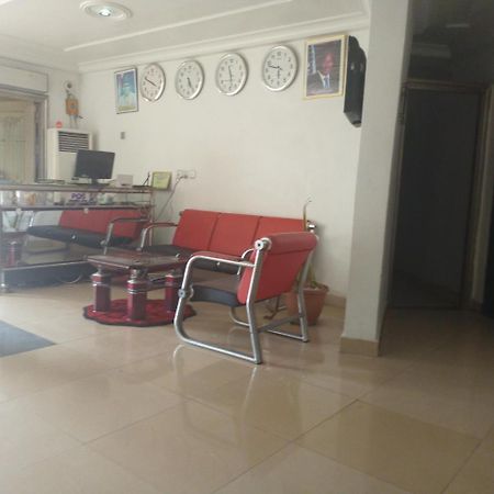 Flamingo Hotel Festac Town Esterno foto