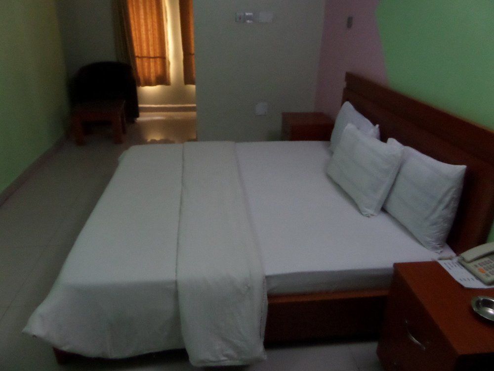 Flamingo Hotel Festac Town Esterno foto
