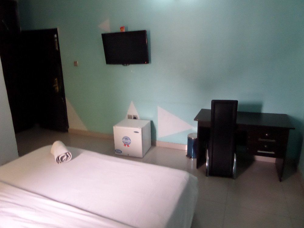 Flamingo Hotel Festac Town Esterno foto