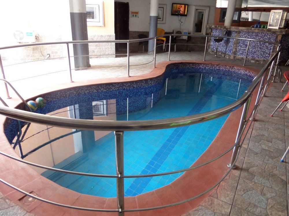 Flamingo Hotel Festac Town Esterno foto