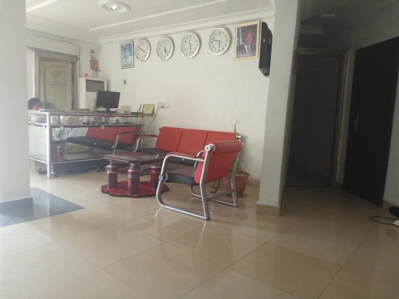 Flamingo Hotel Festac Town Esterno foto