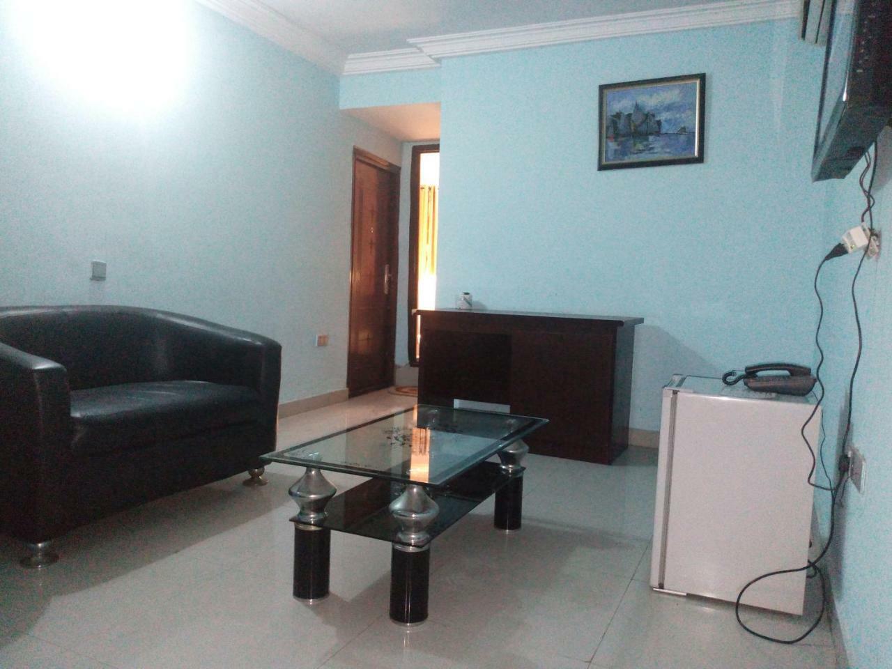 Flamingo Hotel Festac Town Esterno foto