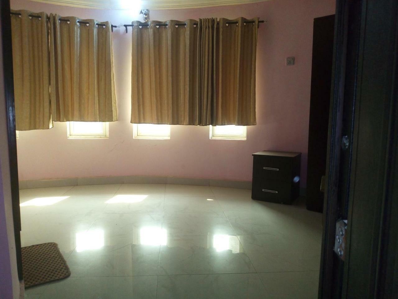 Flamingo Hotel Festac Town Esterno foto