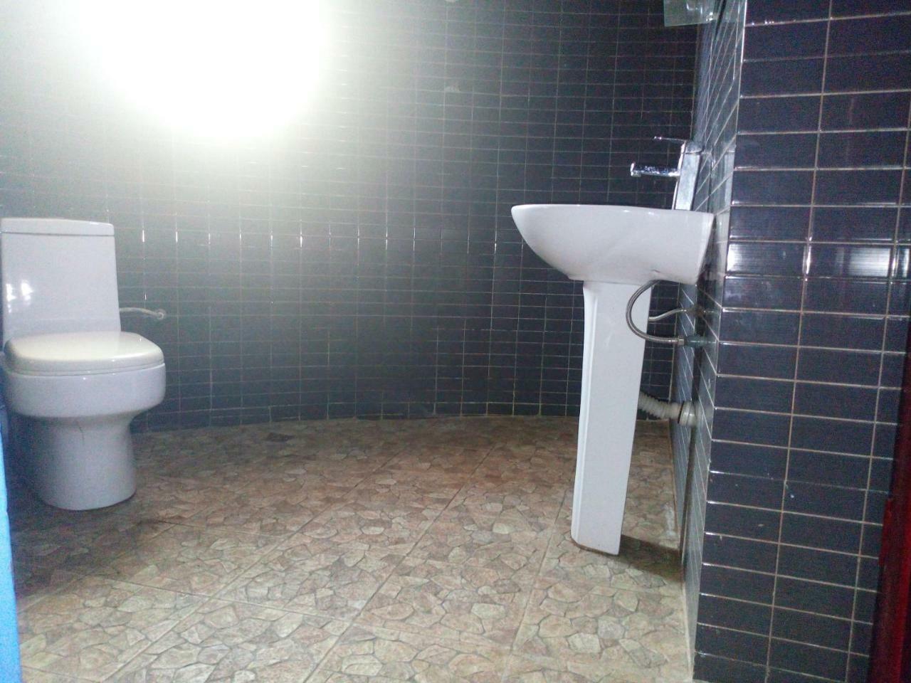 Flamingo Hotel Festac Town Esterno foto
